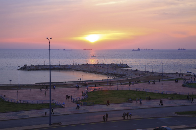 غروب الشمس في شاطئ طرطوس